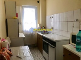 apartament-3-camere-in-cetate-pe-bulevard-16