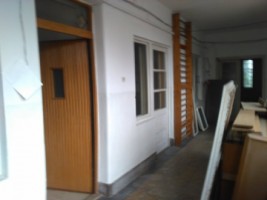 spatiu-comercial-centru-vechi-din-2-apartamente-pdemisol-250-mp-0