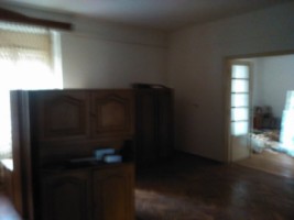 spatiu-comercial-centru-vechi-din-2-apartamente-pdemisol-250-mp-5