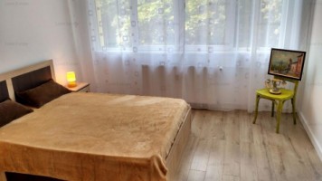 2-camere-arcul-de-triumf-2