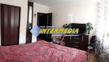 2-camere-de-vanzare-in-cetate-bloc-nou-mobilat-1