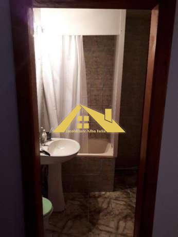 de-vanzare-apartament-3-camere-in-ampoi-1-3