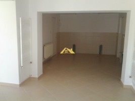spatiu-comercial-zona-foarte-buna-in-cetate-1
