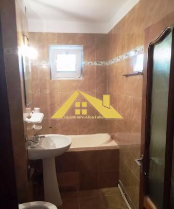 apartament-3-camere-in-cetate-2