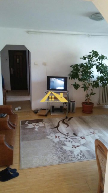de-vanzare-apartament-2-camere-cetate-3