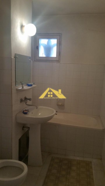 de-vanzare-apartament-2-camere-suprafata-mare-in-cetate-1