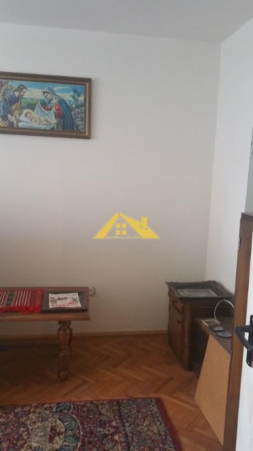 de-vanzare-apartament-2-camere-suprafata-mare-in-cetate-3
