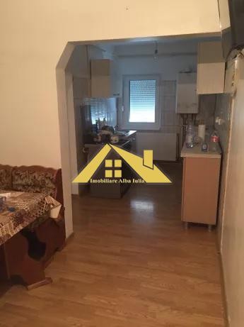 de-vanzare-apartament-2-camere-cetate-2
