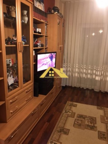 apartament-3-camere-decomandat-cetate-4