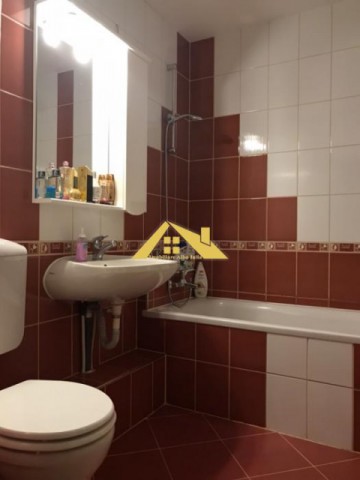 apartament-3-camere-decomandat-cetate-6