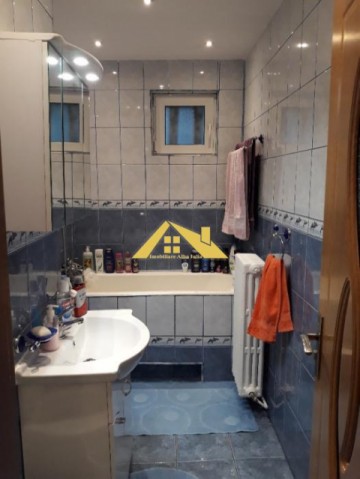 vand-apartament-2-camere-zona-cetate-5