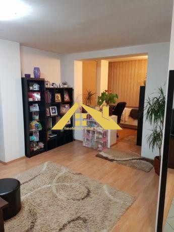 de-vanzare-apartament-3-camere-in-ampoi-3-1