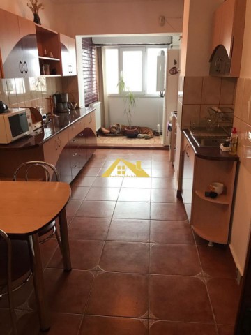 apartament-cu-4-camere-de-vanzare-centru-1