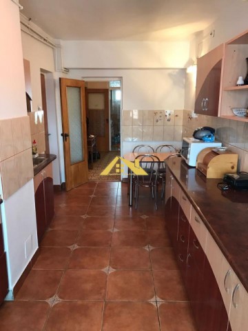 apartament-cu-4-camere-de-vanzare-centru-4