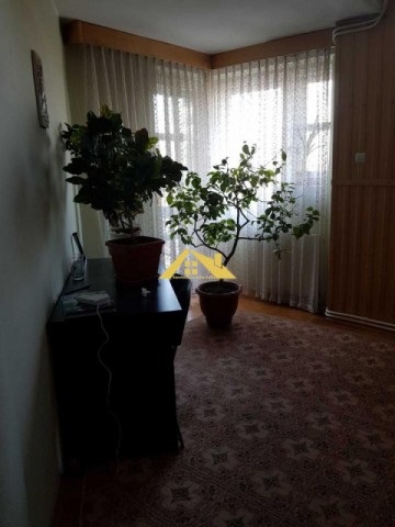 apartament-4-camere-zona-centru-10
