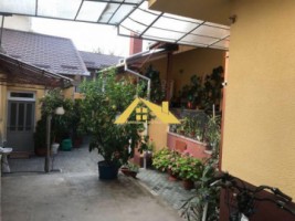 casa-cu-spatiu-comercial-1
