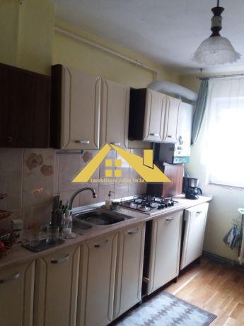 apartament-decomandat-4-camere-cetate-1