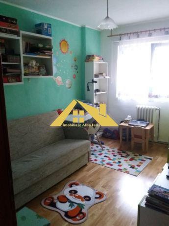apartament-decomandat-4-camere-cetate-3