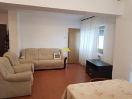inchiriere-apartament-3-camere-centru-1