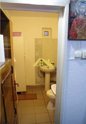 dau-in-chirie-spatiu-comercial-frizerie-coafor-2