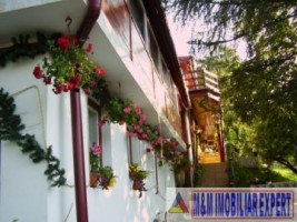 vila-12-camere-teren-2500-mp-de-vanzare-in-bran-brasov-3