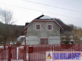 vila-cu-6-camere-si-teren-de-500-mp-de-vanzare-in-bradulet-arges-3