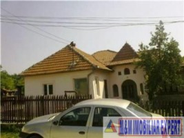 casa-5-camere-cu-teren-de-1800-mp-de-vanzare-in-poienarii-de-muscel-arges-spatiu-generos-si-priveliste-deosebita-2