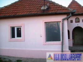 casa-5-camere-cu-teren-de-1800-mp-de-vanzare-in-poienarii-de-muscel-arges-spatiu-generos-si-priveliste-deosebita-7