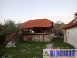 casa-5-camere-cu-teren-de-1800-mp-de-vanzare-in-poienarii-de-muscel-arges-spatiu-generos-si-priveliste-deosebita-9