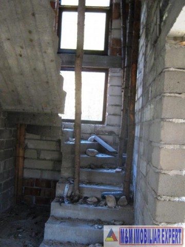 vila-9-camere-cu-teren-5000-mp-de-vanzare-in-apa-sarata-campulung-muscel-arges-13