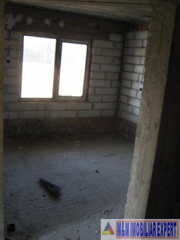 vila-9-camere-cu-teren-5000-mp-de-vanzare-in-apa-sarata-campulung-muscel-arges-12