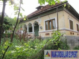 casa-3-camere-teren-1000-mp-vladesti-1