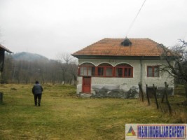 casa-3-camere-teren-6800-mp-leresti-1