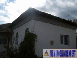 casa-2-camere-teren-2000-mp-campulung-1