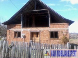 casa-6-camere-de-rosu-teren-1200-mp-vladesti-2