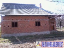 casa-6-camere-de-rosu-teren-1200-mp-vladesti-3