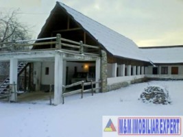 casa-vacanta-9-camere-teren-5500-mp-vladesti-arges-2