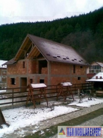 vila-5-camere-in-constructie-teren-500-mp-leresti-3
