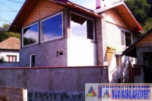 casa-4-camere-teren-120-mp-campulung-9