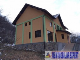 vila-8-camere-teren-3000-mp-baile-herculane-cs