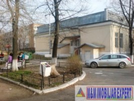 ila-in-stil-conac-interbelic-cu-12-camere-si-teren-de-3812-mp-de-vanzare-in-barlad-vaslui-proprietate-istorica-deosebita-2