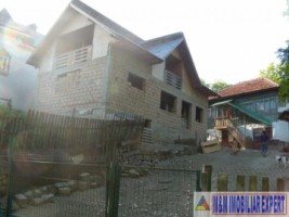 vila-noua-6-camere-la-rosu-si-teren-de-400-mp-poienarii-de-muscel-arges-6