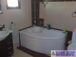 vand-vila-4-camere-teren-800-mp-pitesti-calea-campulung-arges-10