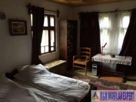 ocupat-sept-2025-casa-cu-2-camere-si-teren-de-3500-mp-de-inchiriat-in-bughea-de-jos-arges-oportunitate-pentru-locuinta-si-activitati-agricole-1