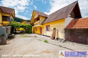 vila-tip-pensiune-cu-28-camere-si-teren-de-1500-mp-de-vanzare-in-cetateni-arges-3