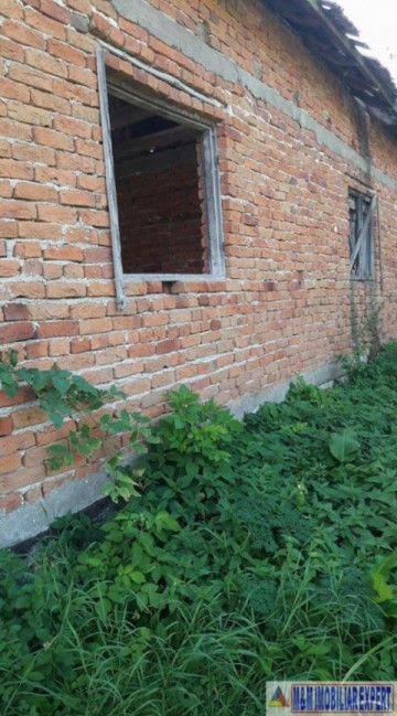 teren-intravilan-de-1-ha-cu-casa-la-rosu-utilitati-si-acoperis-nou-situat-in-bilcesti-valea-mare-pravat-arges-8