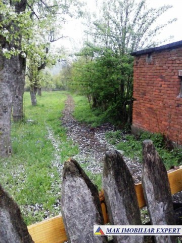 teren-intravilan-2066-mp-de-vanzare-in-boteni-arges-4