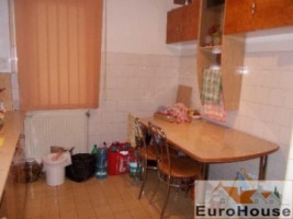 apartament-de-vanzare-3-camere-decomandat-cetate-5