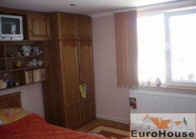 apartament-de-vanzare-5-camere-decomandat-cetate-2