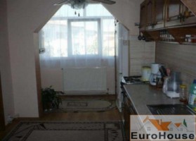 apartament-de-vanzare-5-camere-decomandat-cetate-3